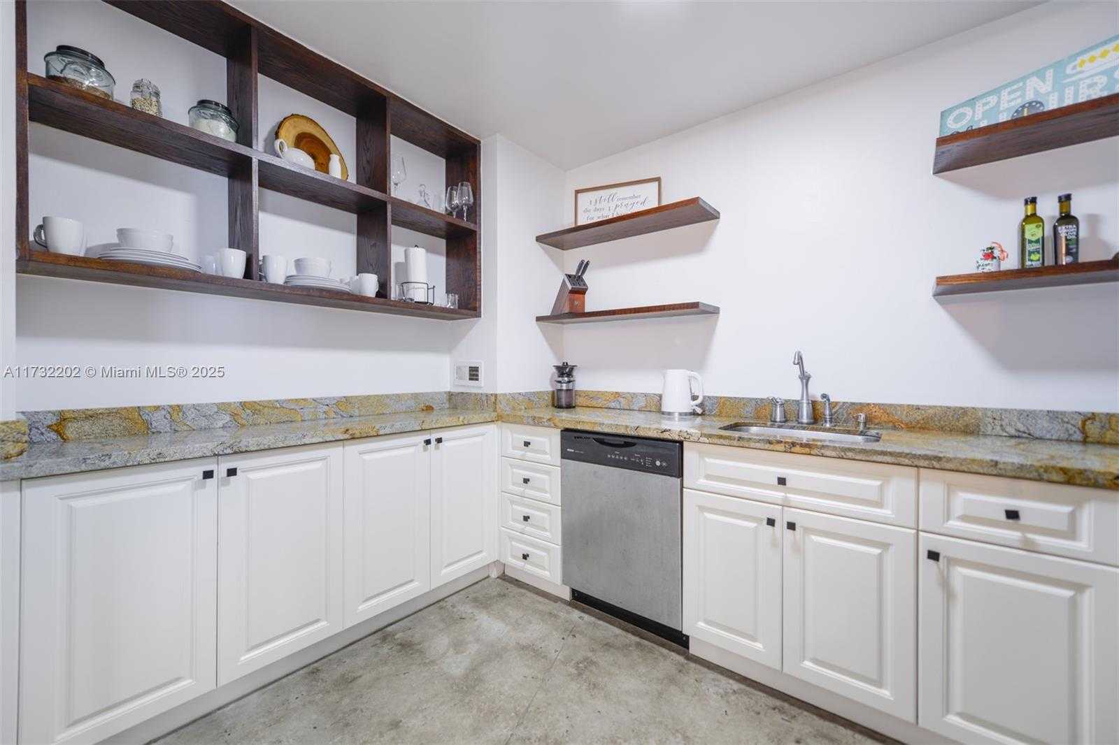 Small Image of 1020 MERIDIAN AVE #816, Miami Beach Number 13