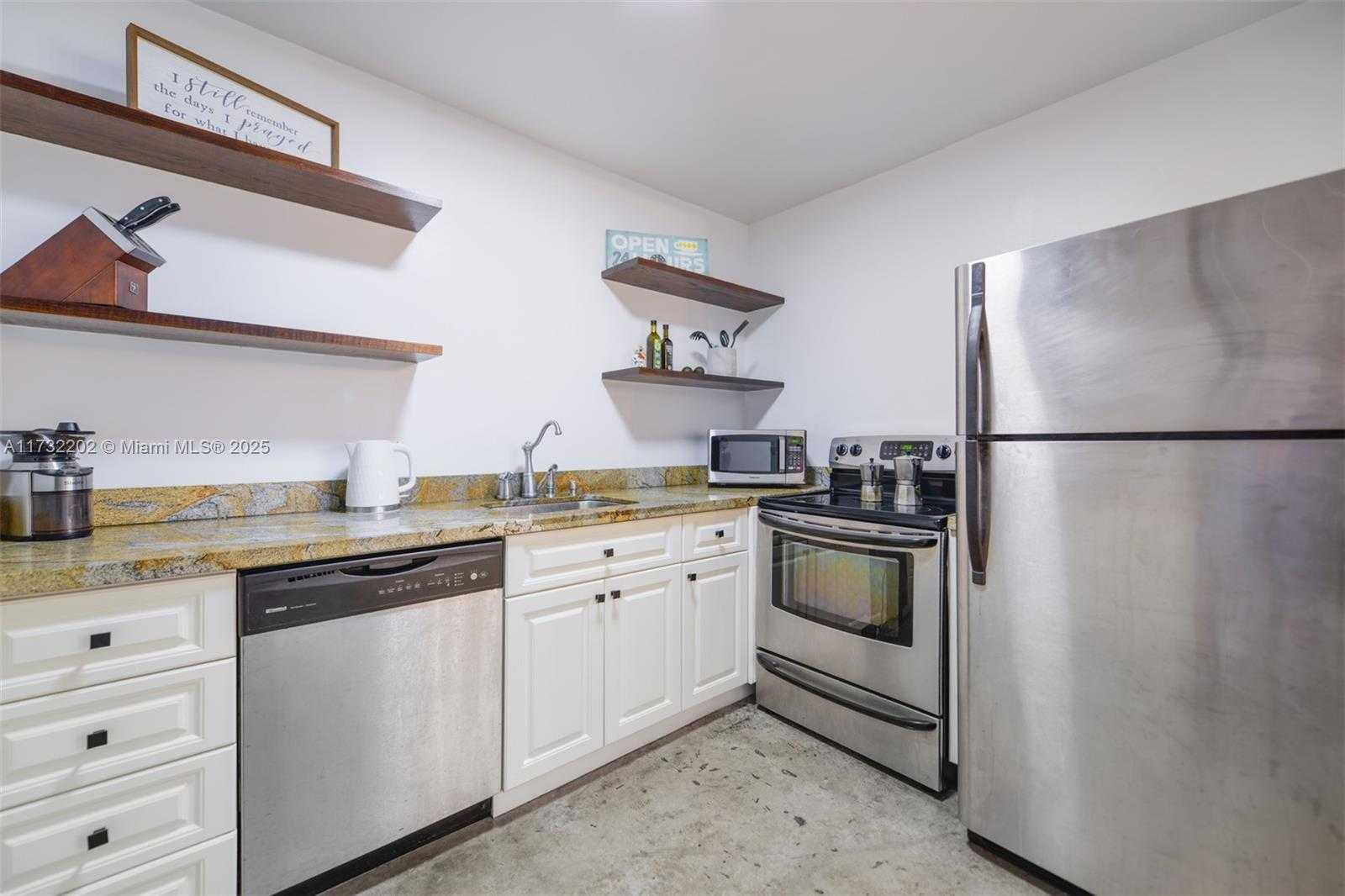 Small Image of 1020 MERIDIAN AVE #816, Miami Beach Number 14