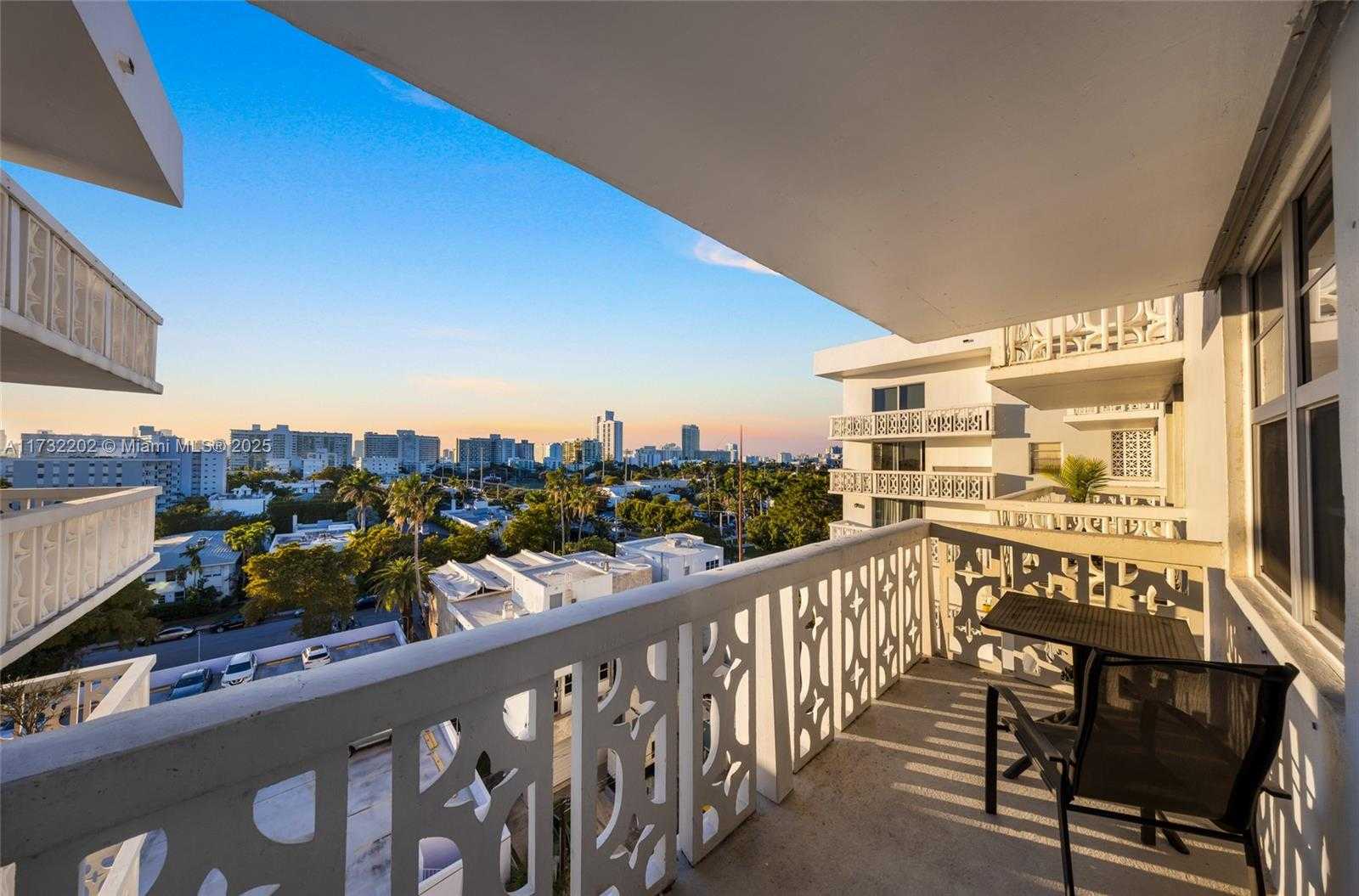 Small Image of 1020 MERIDIAN AVE #816, Miami Beach Number 16