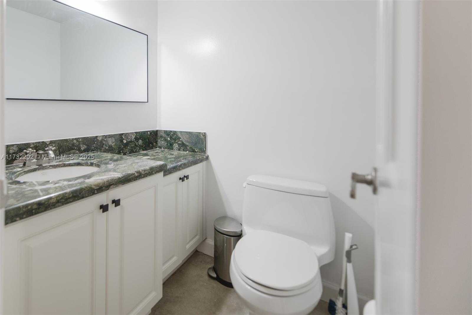 Small Image of 1020 MERIDIAN AVE #816, Miami Beach Number 17