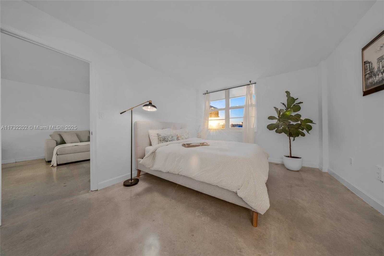 Small Image of 1020 MERIDIAN AVE #816, Miami Beach Number 8