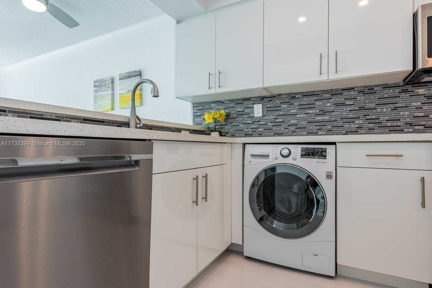 Small Image of 2501 SOUTH OCEAN DR #1012(available NOW), Hollywood Number 7