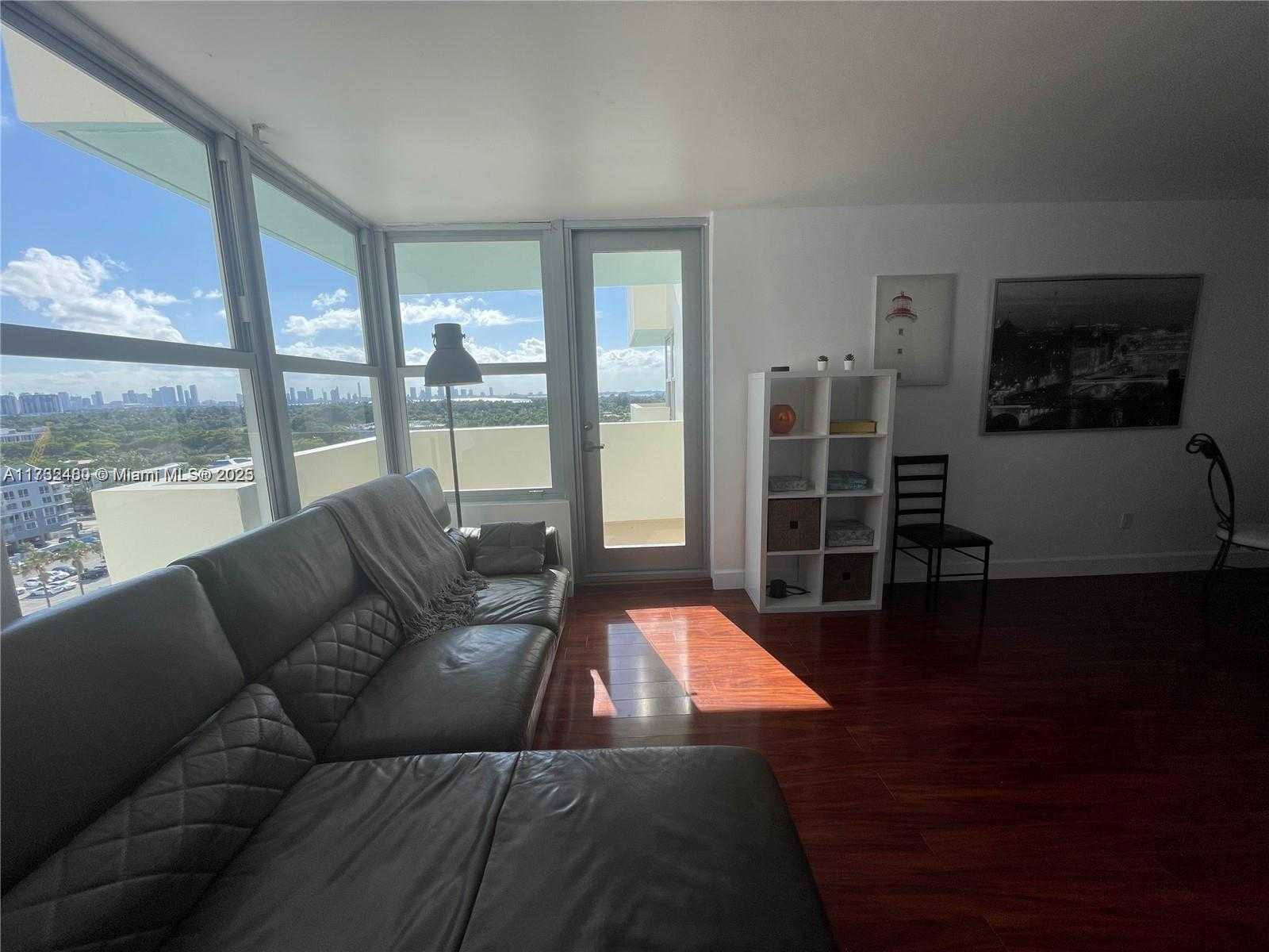 Small Image of 2899 COLLINS AVE #1420, Miami Beach Number 3
