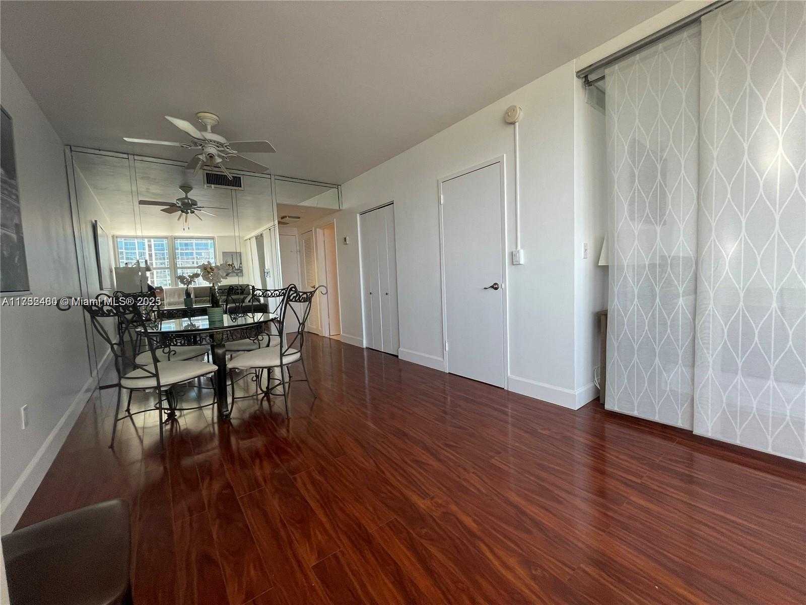 Small Image of 2899 COLLINS AVE #1420, Miami Beach Number 5