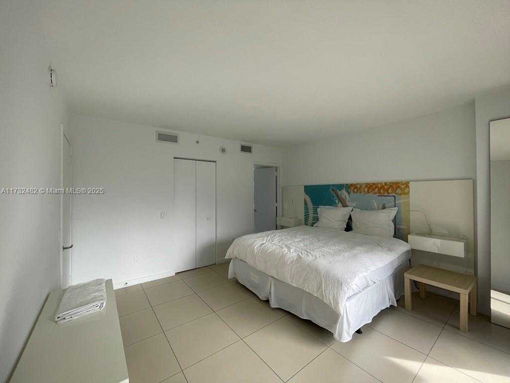 Small Image of 31 SOUTH EAST 6TH ST #2607, Miami Number 8