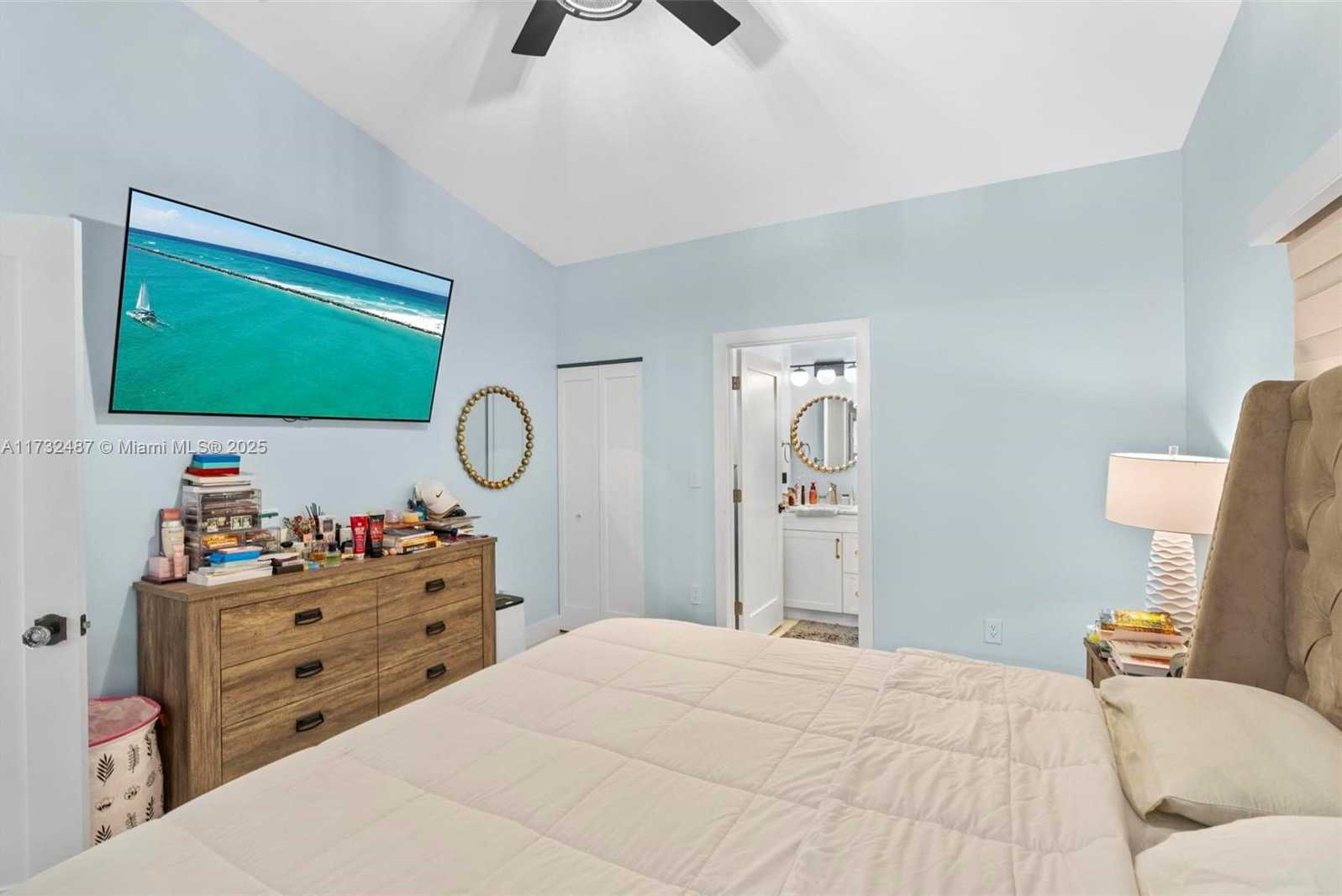 Small Image of 17900 SOUTH WEST 143RD CT, Miami Number 10