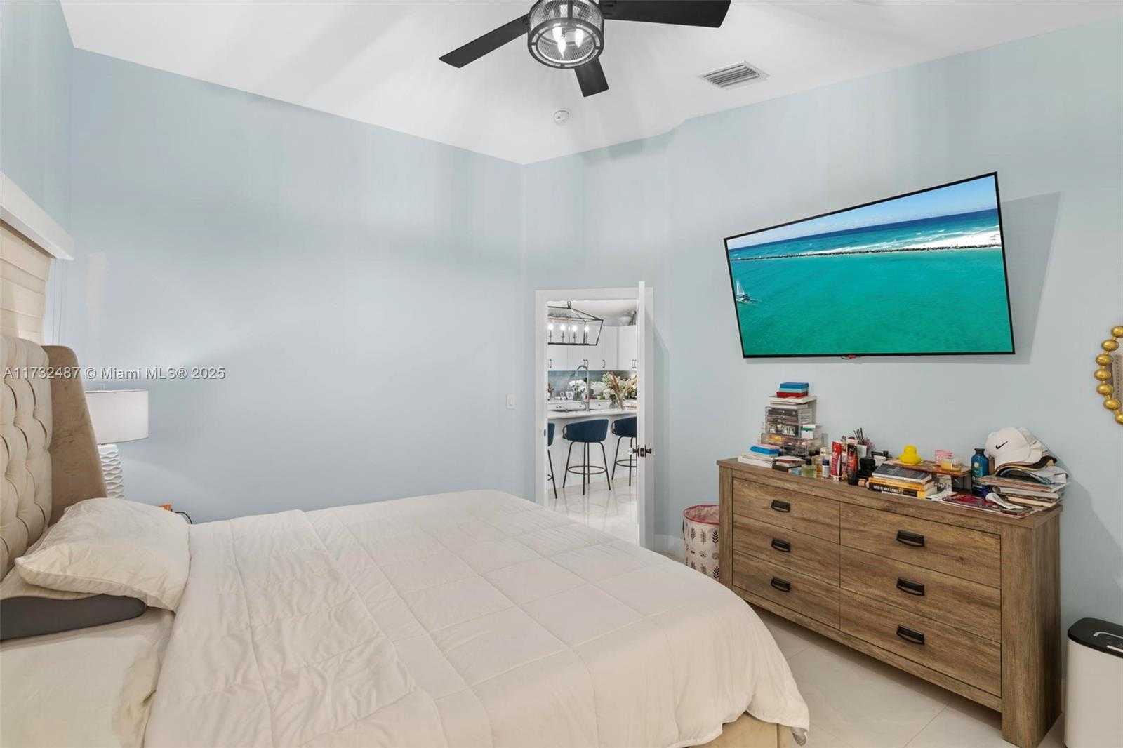 Small Image of 17900 SOUTH WEST 143RD CT, Miami Number 11