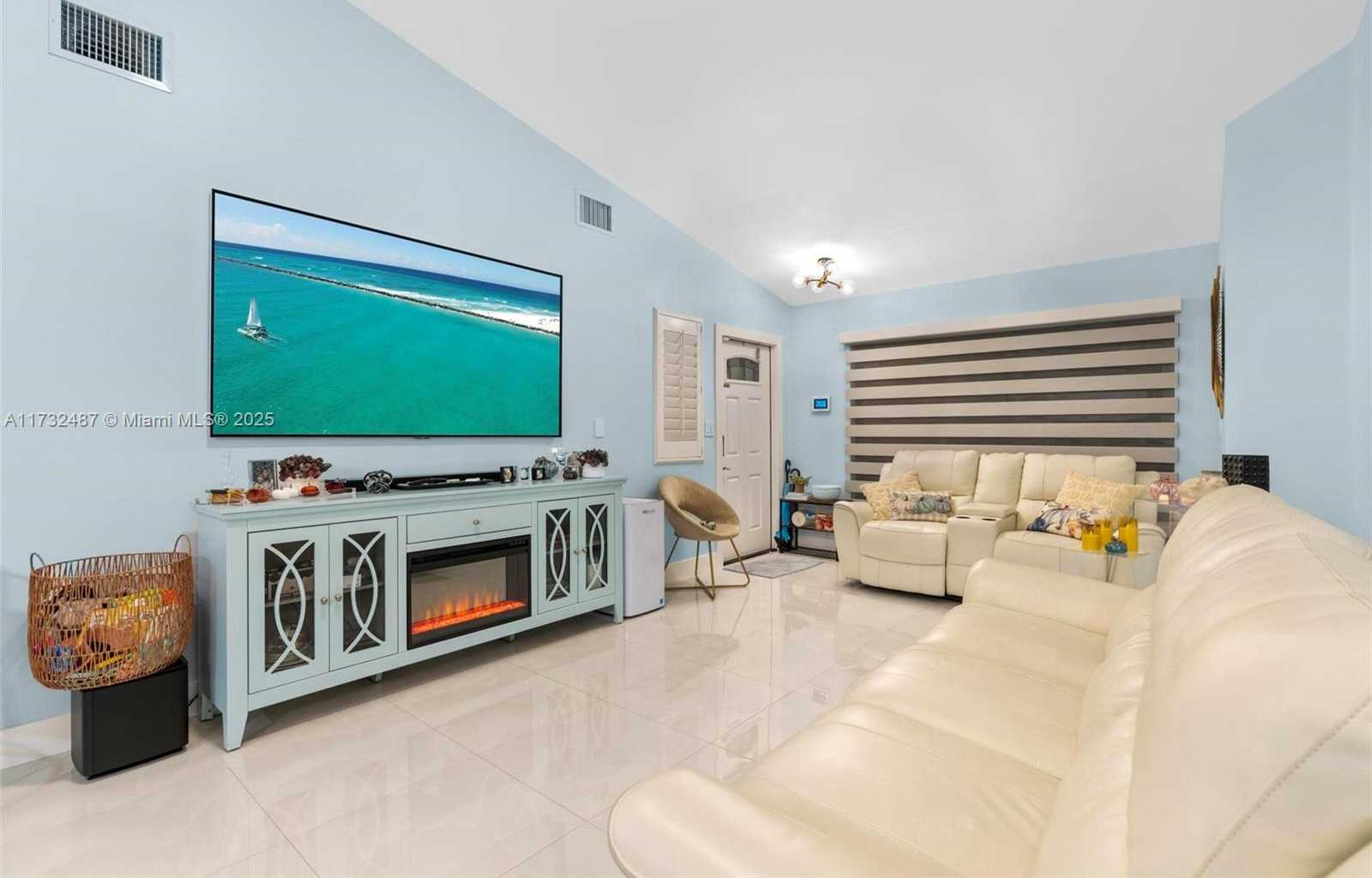 Small Image of 17900 SOUTH WEST 143RD CT, Miami Number 5