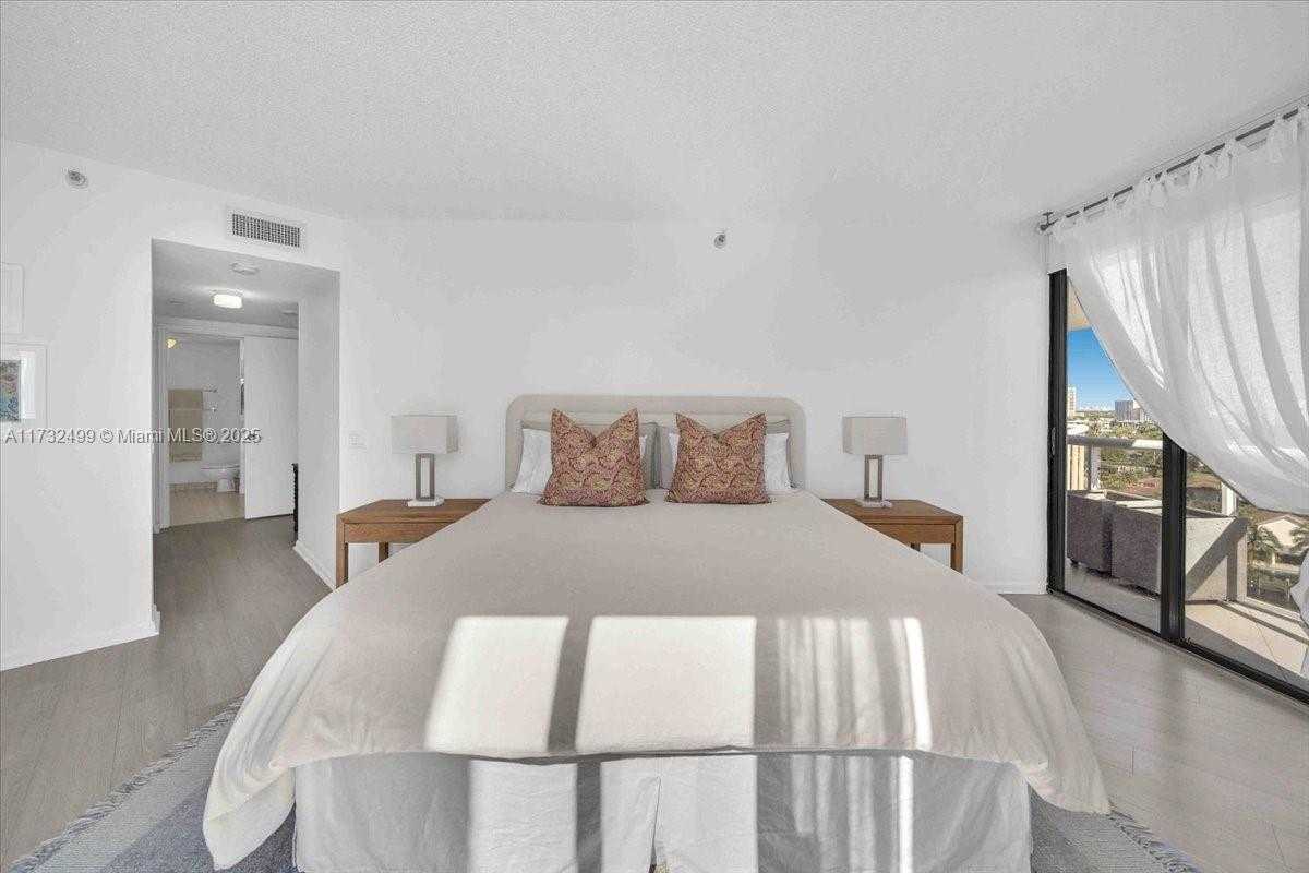 Small Image of 3610 YACHT CLUB DR #1001, Aventura Number 14