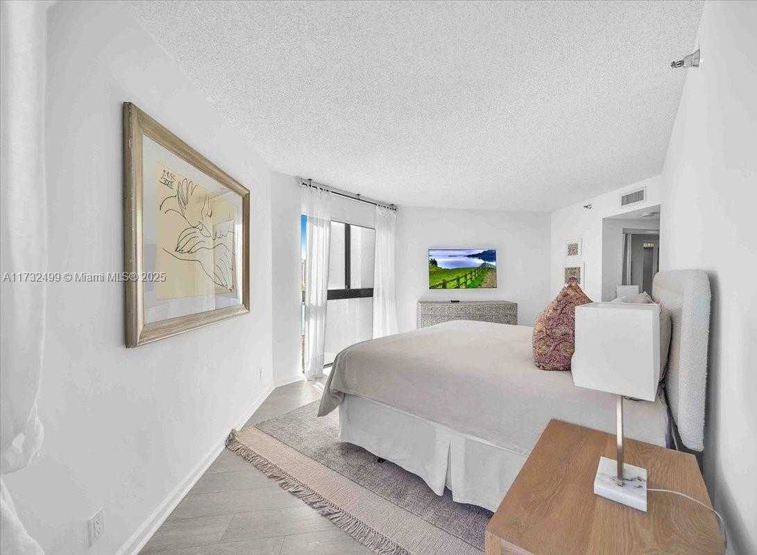 Small Image of 3610 YACHT CLUB DR #1001, Aventura Number 15