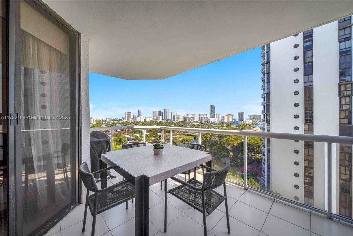 Small Image of 3610 YACHT CLUB DR #1001, Aventura Number 26