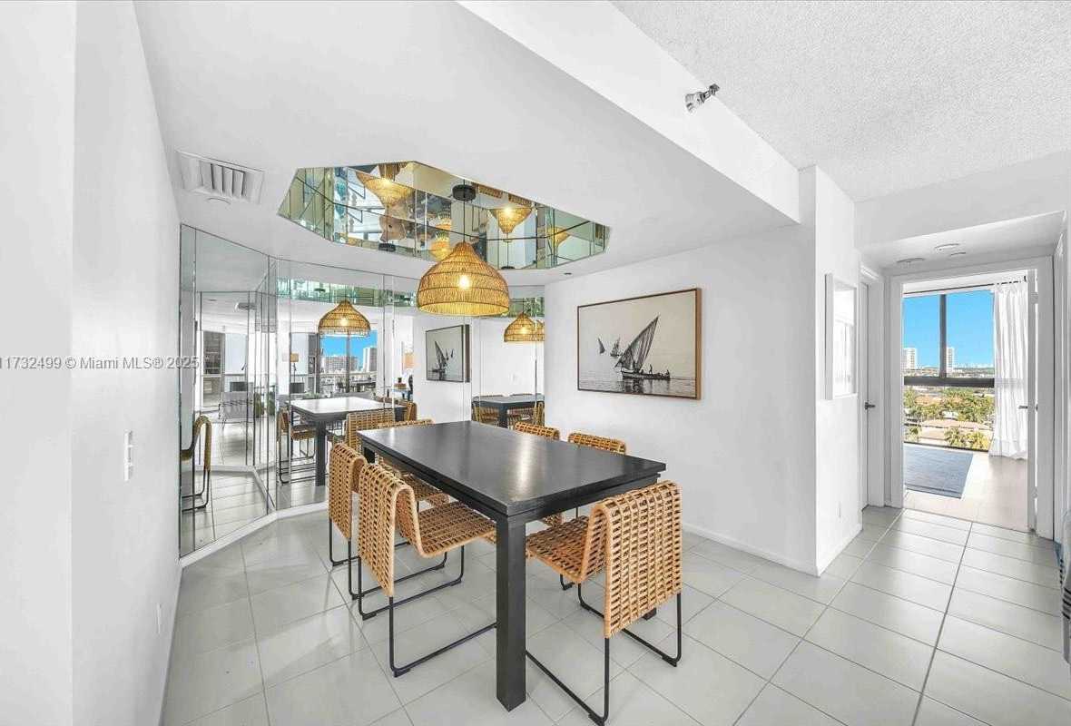 Small Image of 3610 YACHT CLUB DR #1001, Aventura Number 8