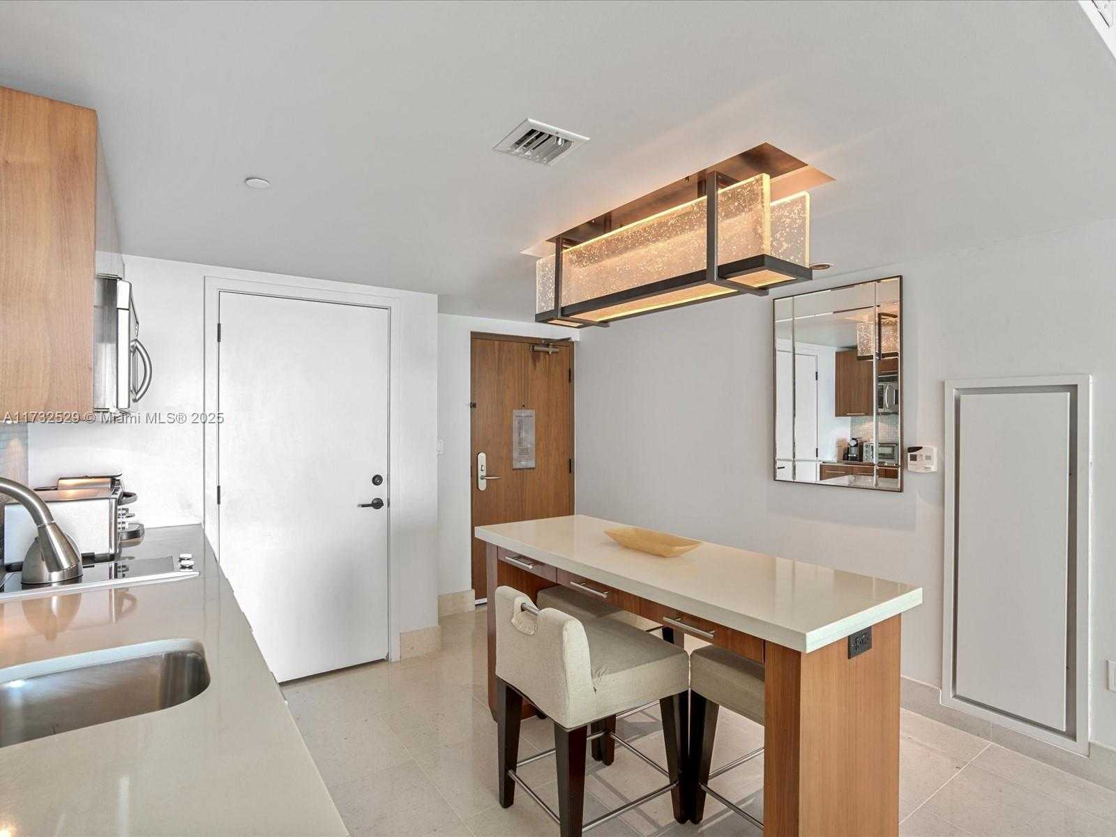 Small Image of 6801 COLLINS AVE #716 (deed 708), Miami Beach Number 15