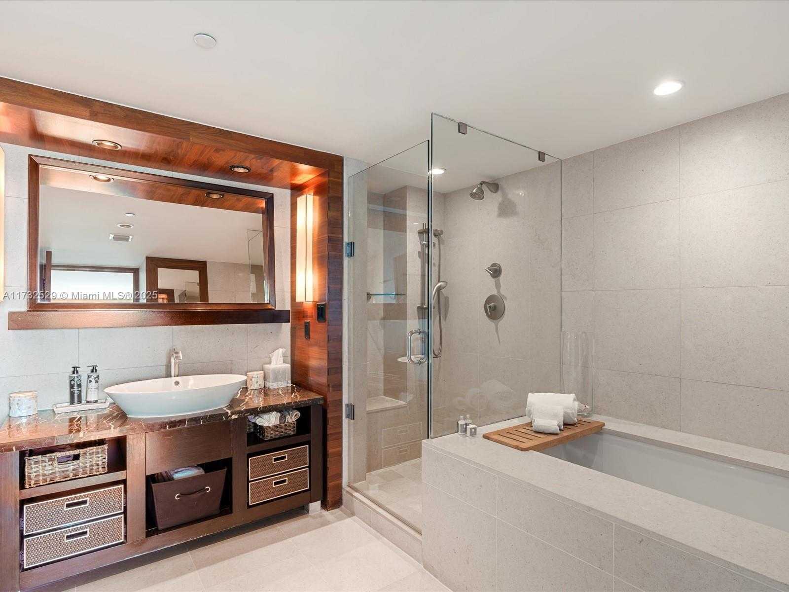 Small Image of 6801 COLLINS AVE #716 (deed 708), Miami Beach Number 22