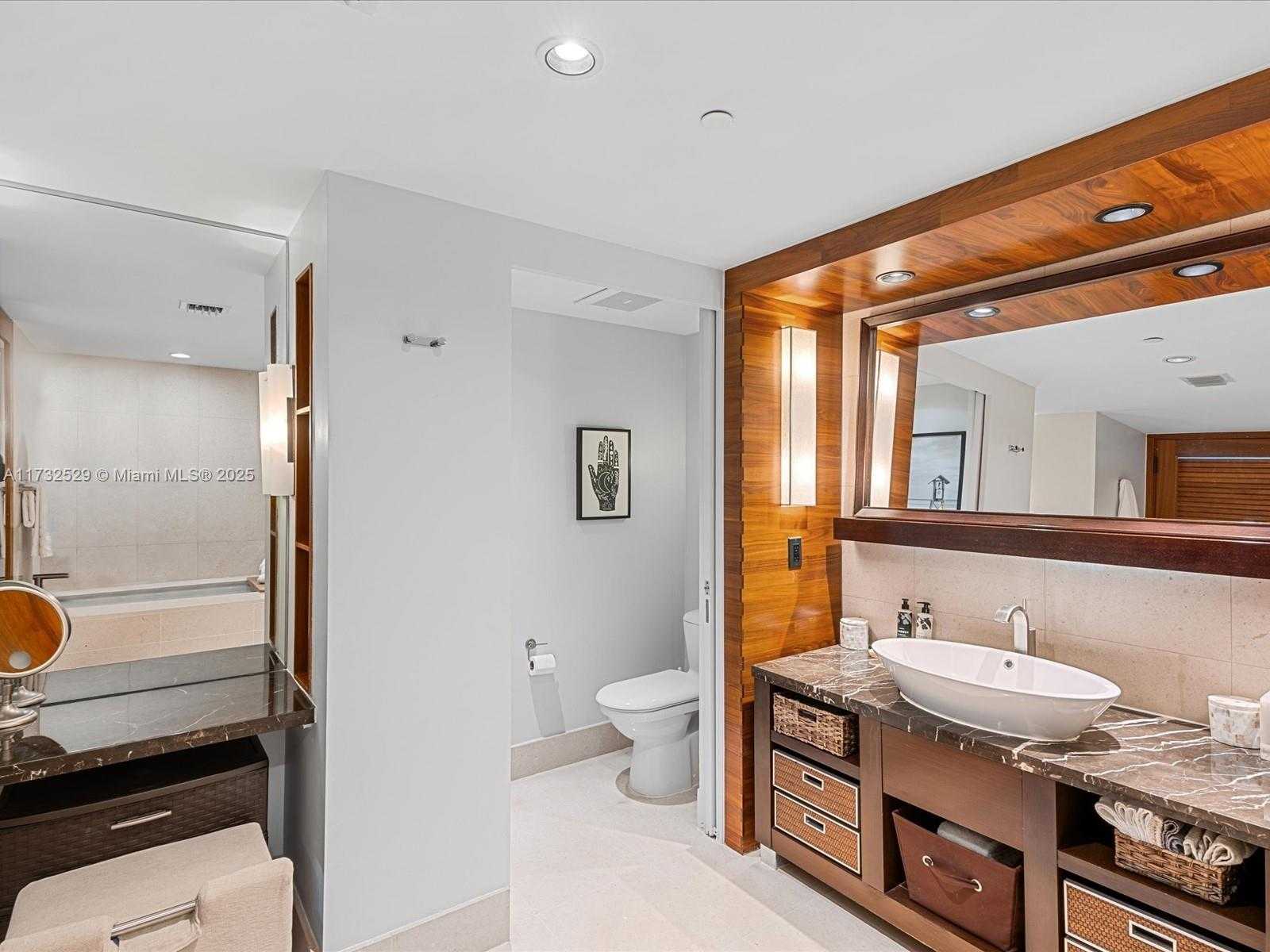Small Image of 6801 COLLINS AVE #716 (deed 708), Miami Beach Number 23