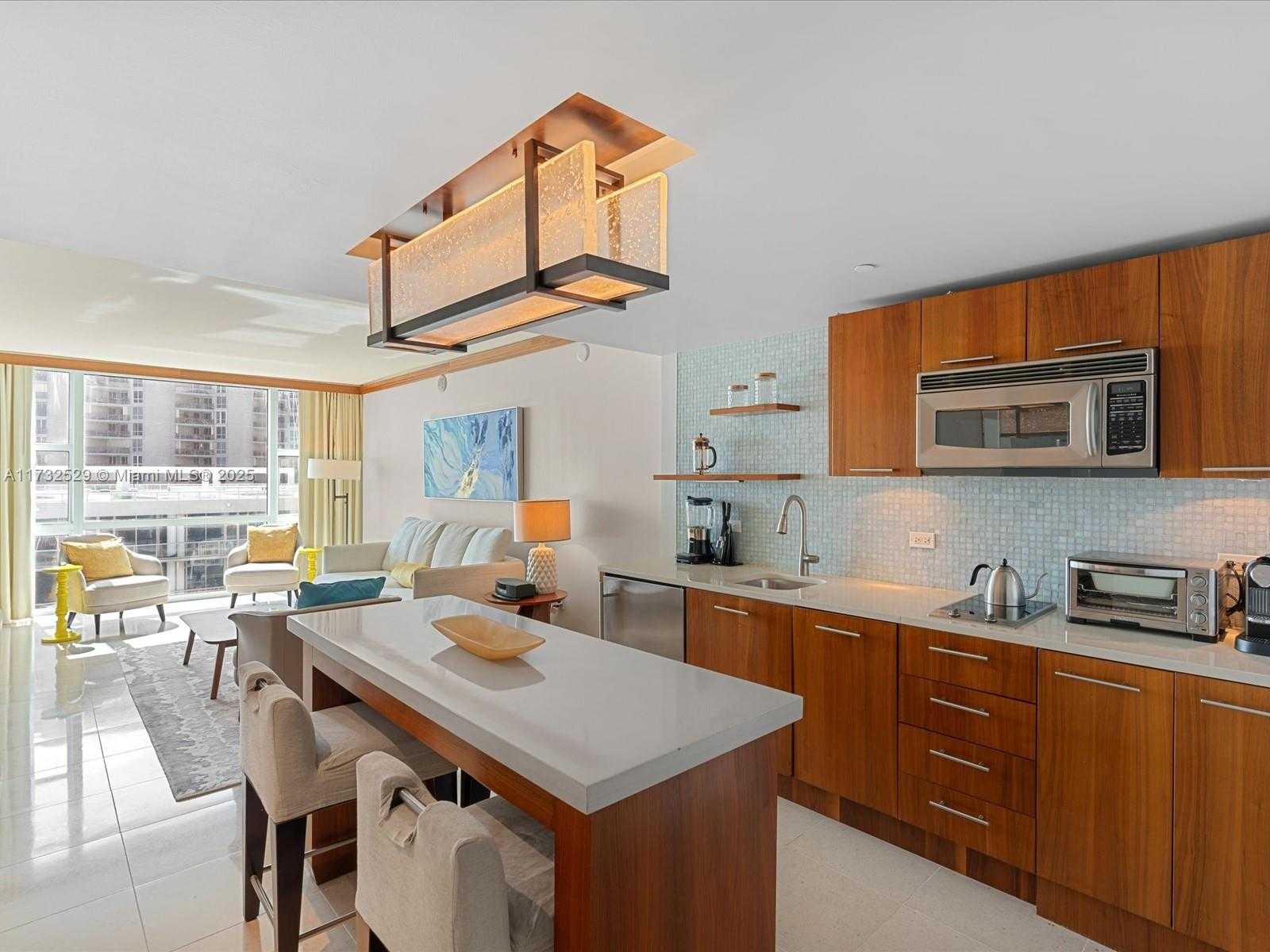 Small Image of 6801 COLLINS AVE #716 (deed 708), Miami Beach Number 3