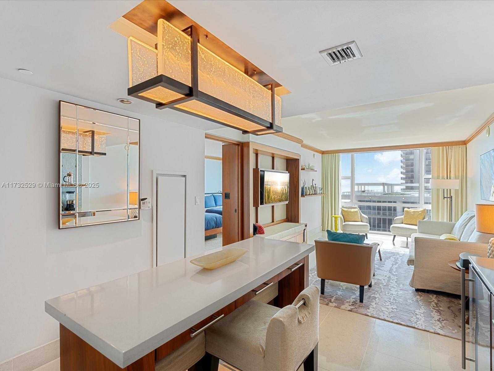 Small Image of 6801 COLLINS AVE #716 (deed 708), Miami Beach Number 4