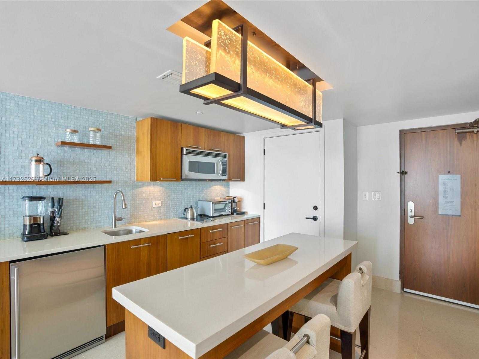Small Image of 6801 COLLINS AVE #716 (deed 708), Miami Beach Number 8