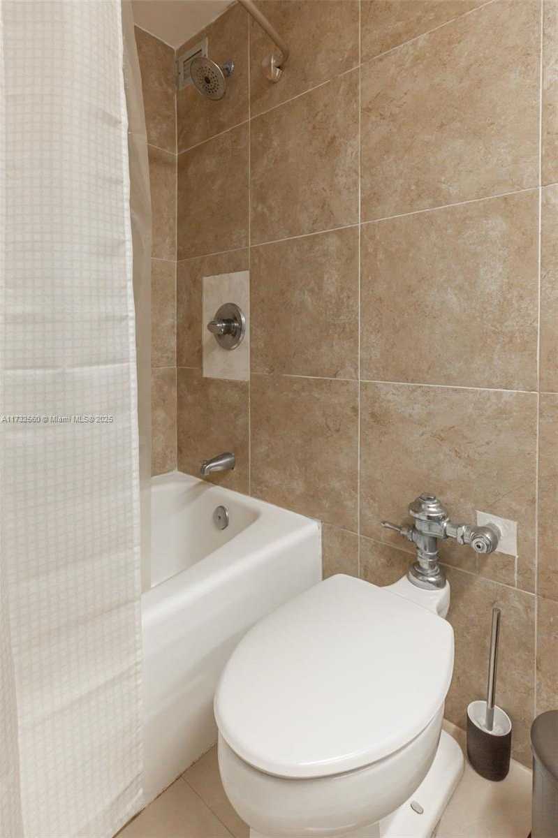 Small Image of 5445 COLLINS AVE #1633, Miami Beach Number 14