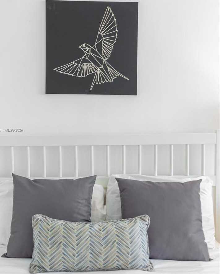 Small Image of 5445 COLLINS AVE #1633, Miami Beach Number 2