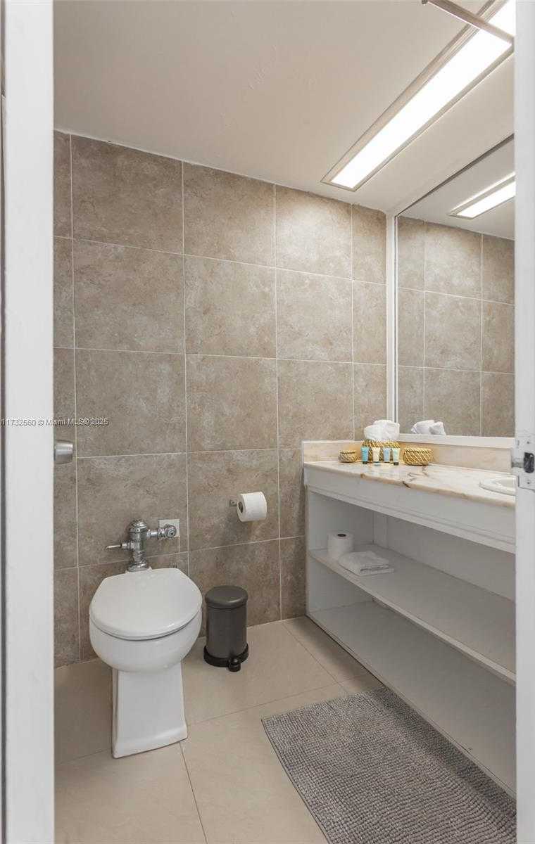 Small Image of 5445 COLLINS AVE #1633, Miami Beach Number 5