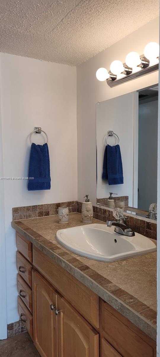 Small Image of 18031 BISCAYNE BLVD #PH03, Aventura Number 13