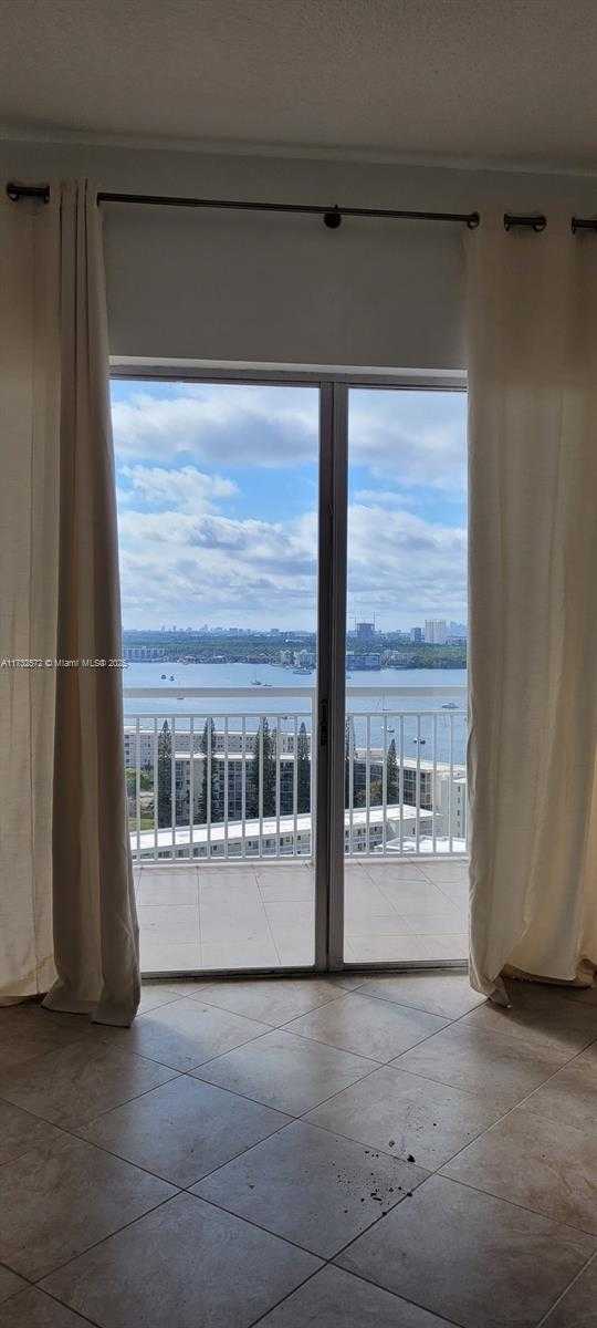 Small Image of 18031 BISCAYNE BLVD #PH03, Aventura Number 15