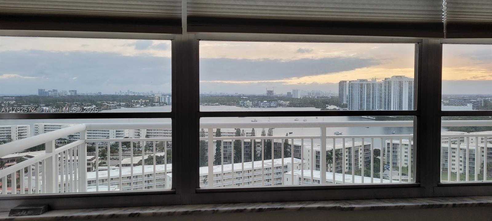 Small Image of 18031 BISCAYNE BLVD #PH03, Aventura Number 16