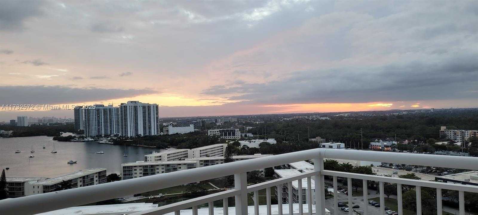 Small Image of 18031 BISCAYNE BLVD #PH03, Aventura Number 19