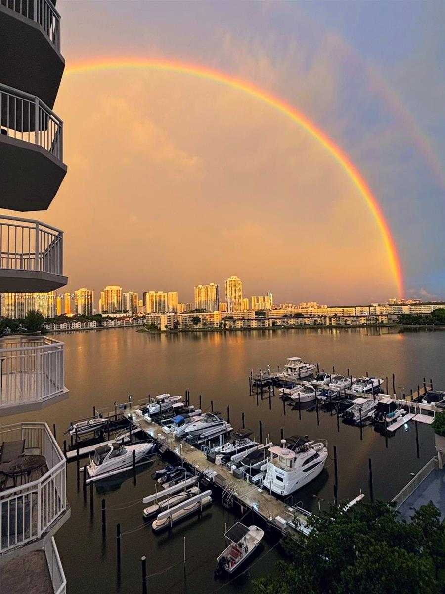Small Image of 18031 BISCAYNE BLVD #PH03, Aventura Number 21