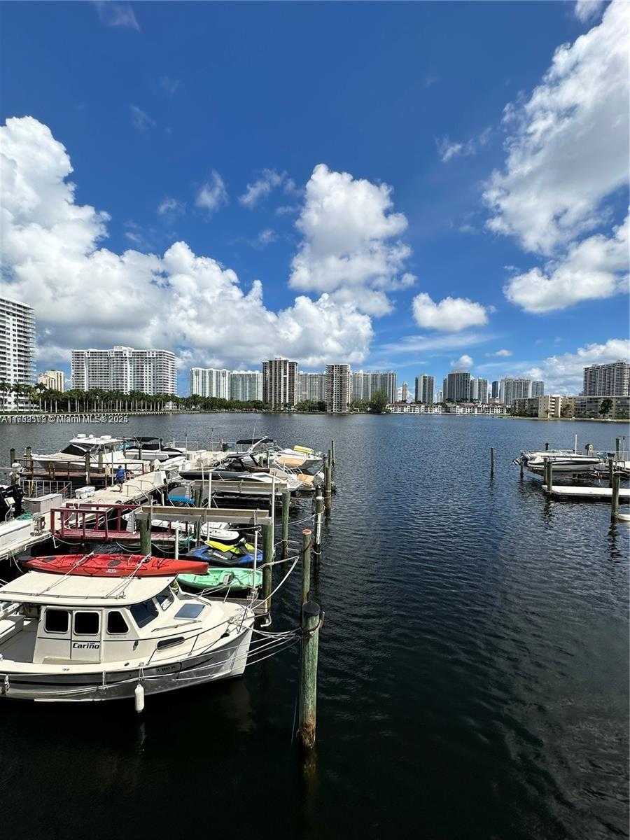 Small Image of 18031 BISCAYNE BLVD #PH03, Aventura Number 5
