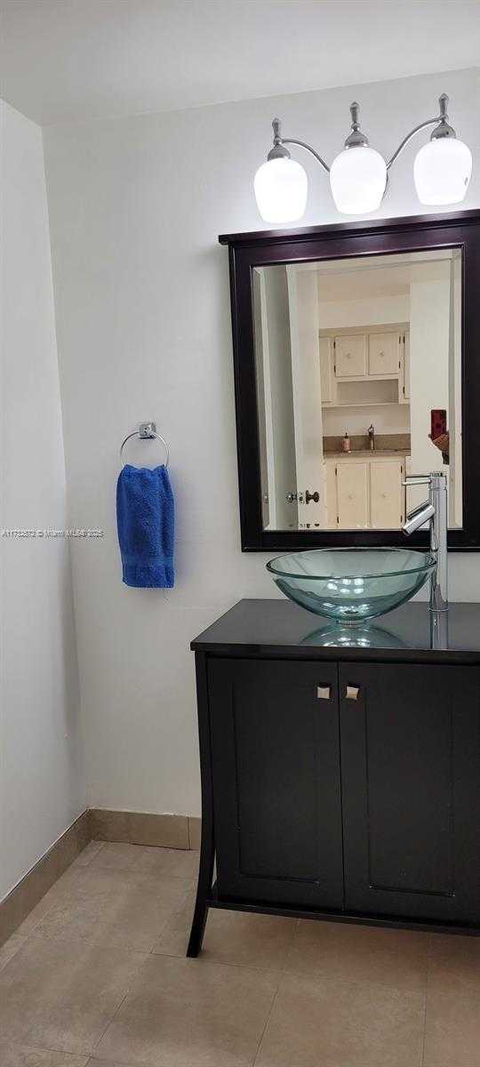 Small Image of 18031 BISCAYNE BLVD #PH03, Aventura Number 9