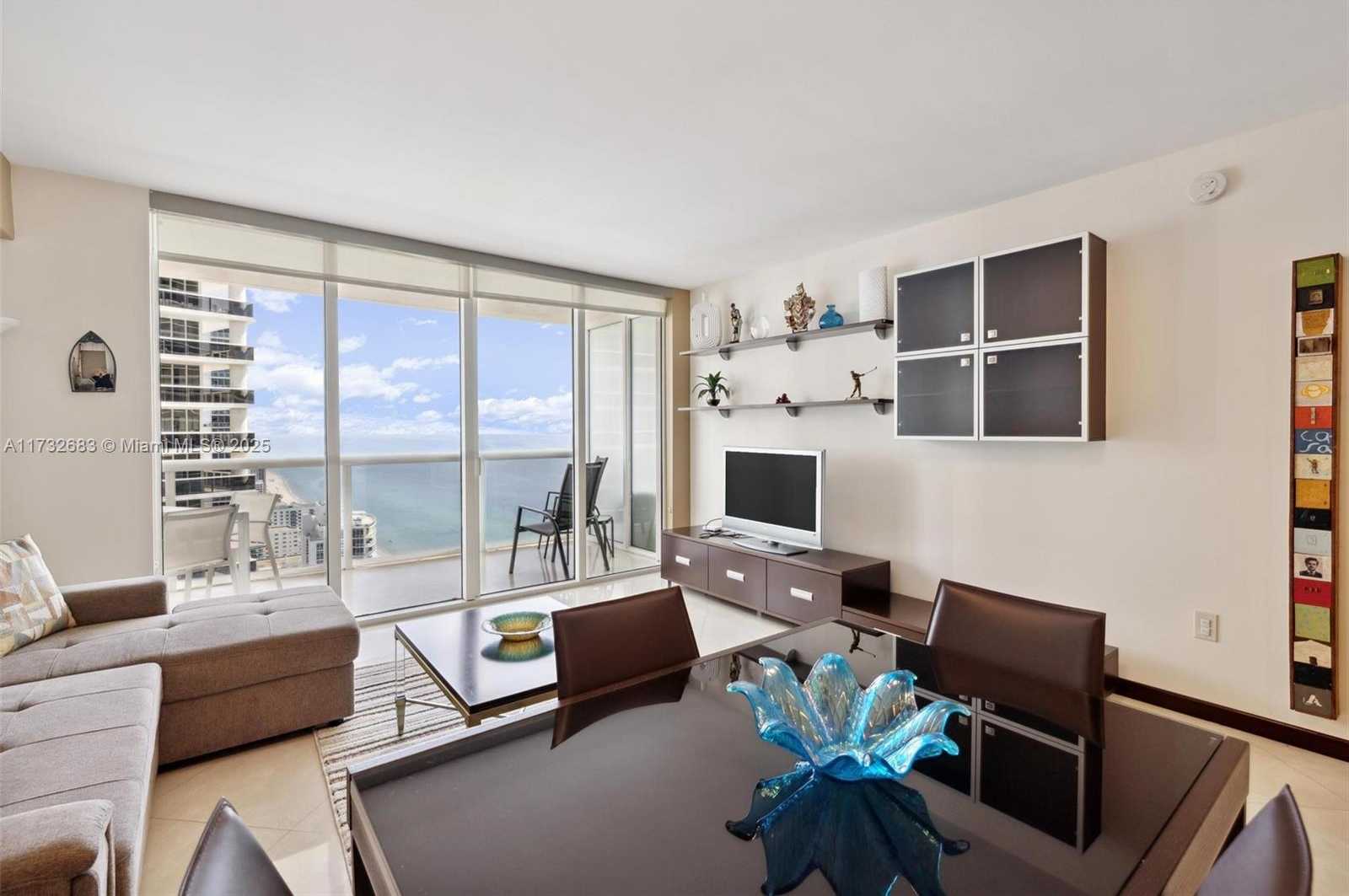 Small Image of 1830 SOUTH OCEAN DR #3909, Hallandale Beach Number 4
