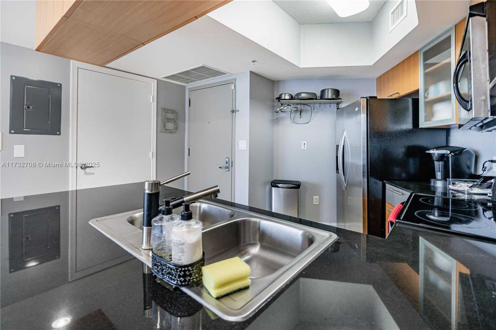 Small Image of 1750 NORTH BAYSHORE DR #2301, Miami Number 11