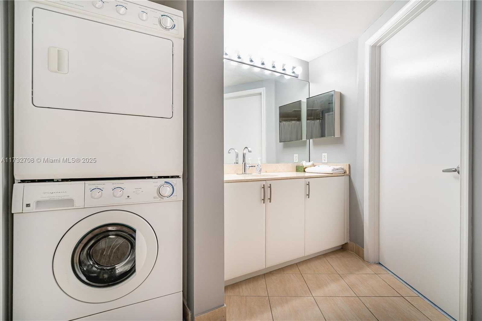Small Image of 1750 NORTH BAYSHORE DR #2301, Miami Number 20