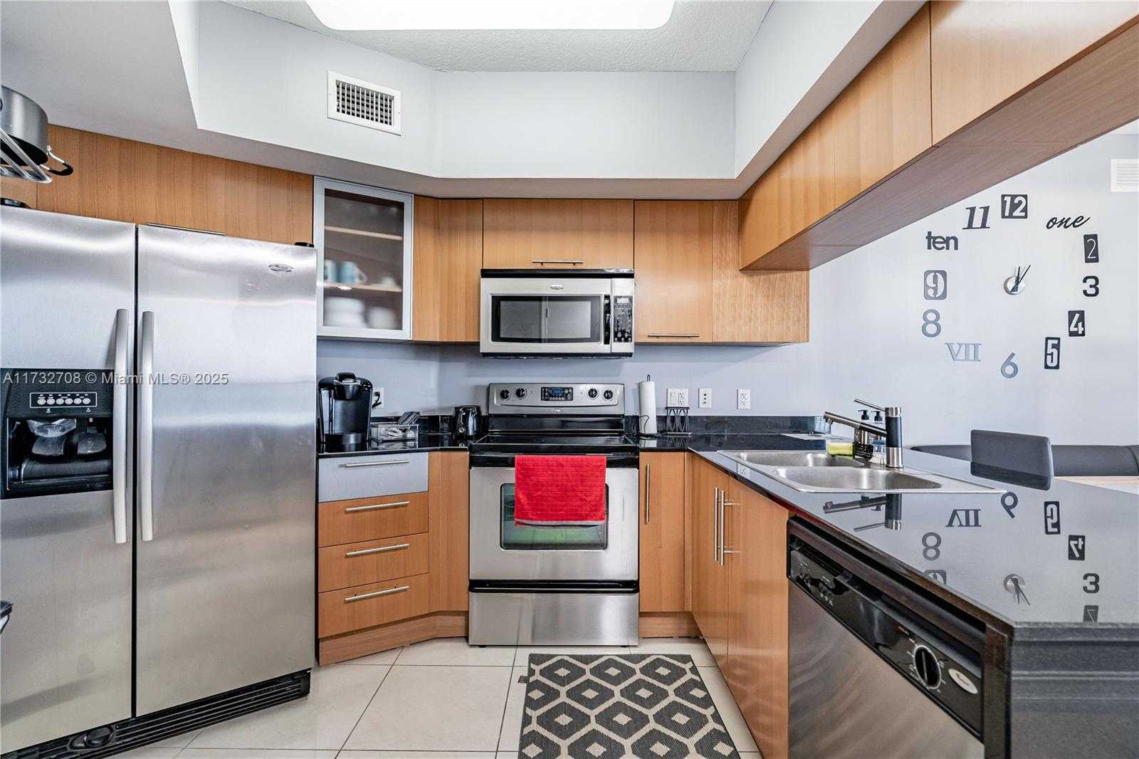 Small Image of 1750 NORTH BAYSHORE DR #2301, Miami Number 8