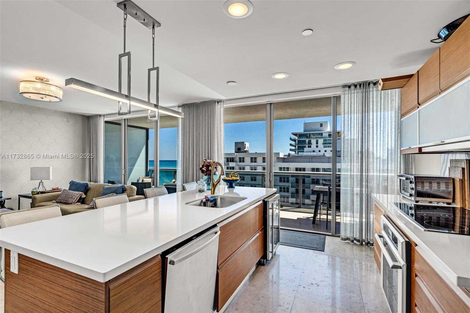 Small Image of 5875 COLLINS AVE #1704, Miami Beach Number 11