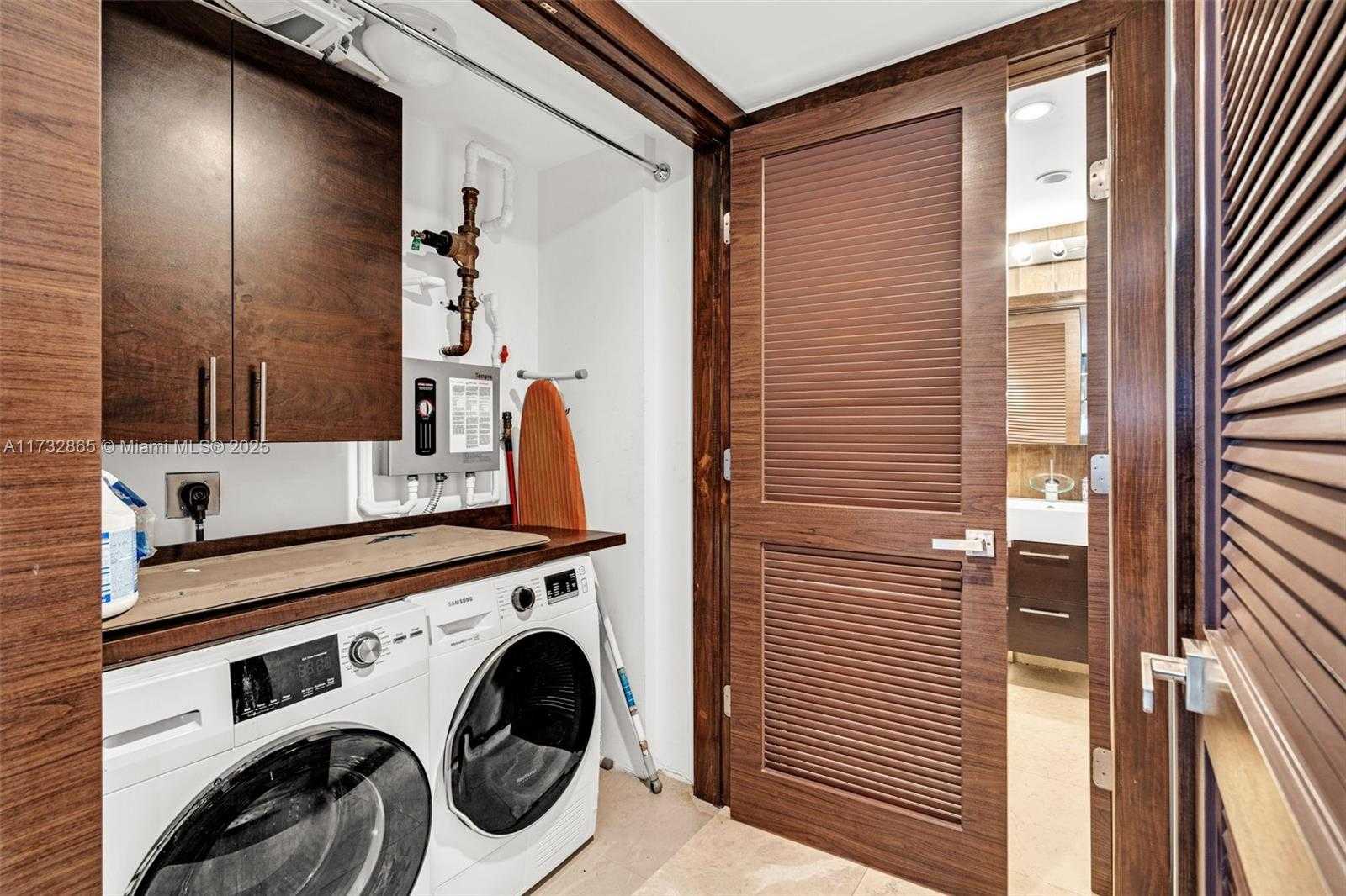 Small Image of 5875 COLLINS AVE #1704, Miami Beach Number 13