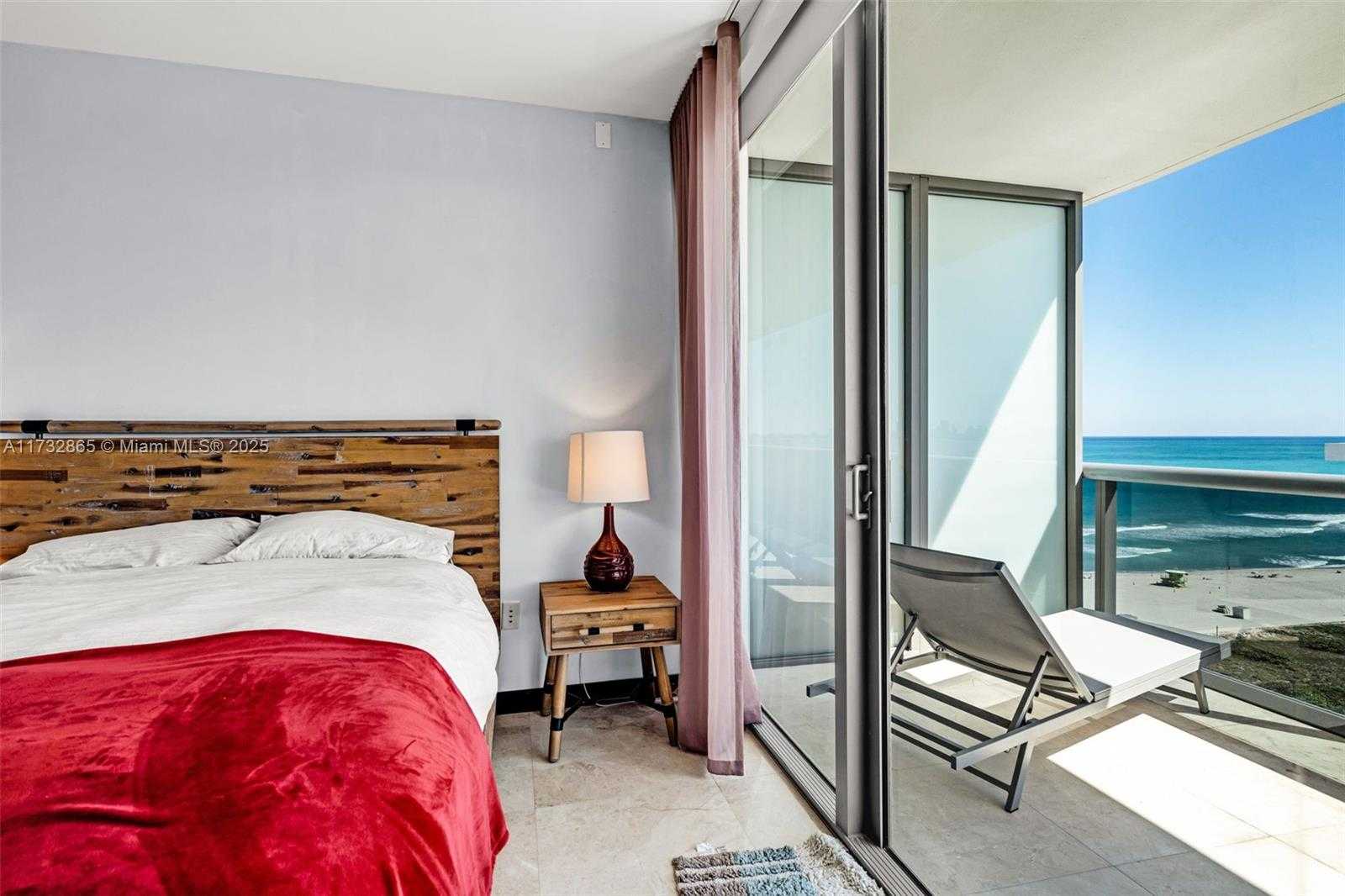 Small Image of 5875 COLLINS AVE #1704, Miami Beach Number 3