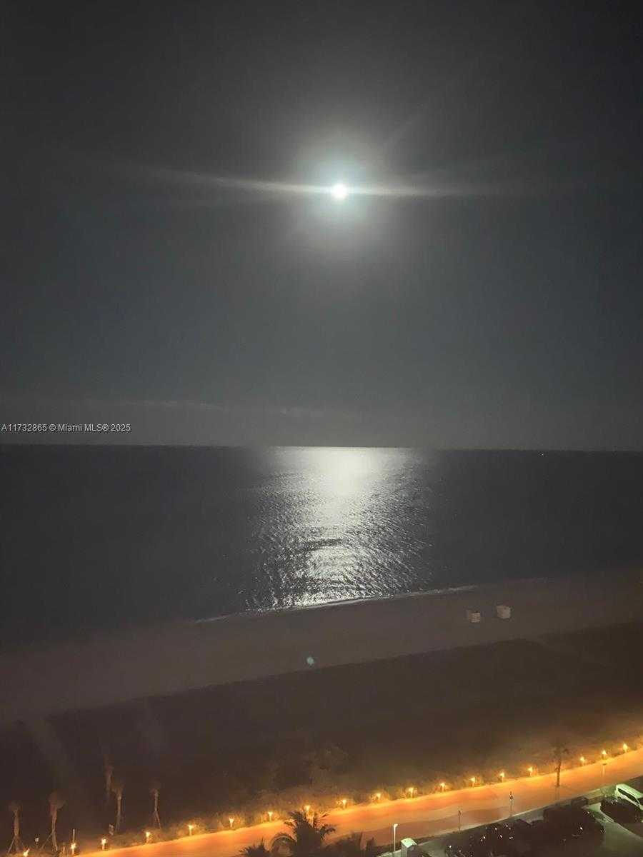 Small Image of 5875 COLLINS AVE #1704, Miami Beach Number 30