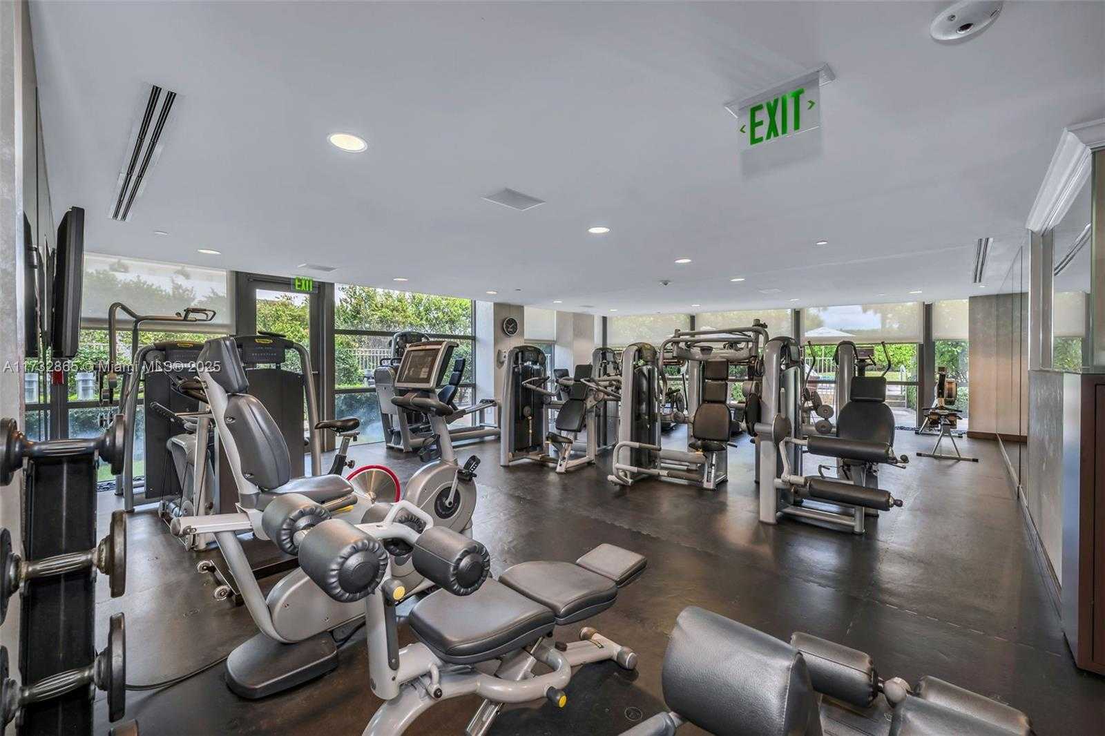Small Image of 5875 COLLINS AVE #1704, Miami Beach Number 35