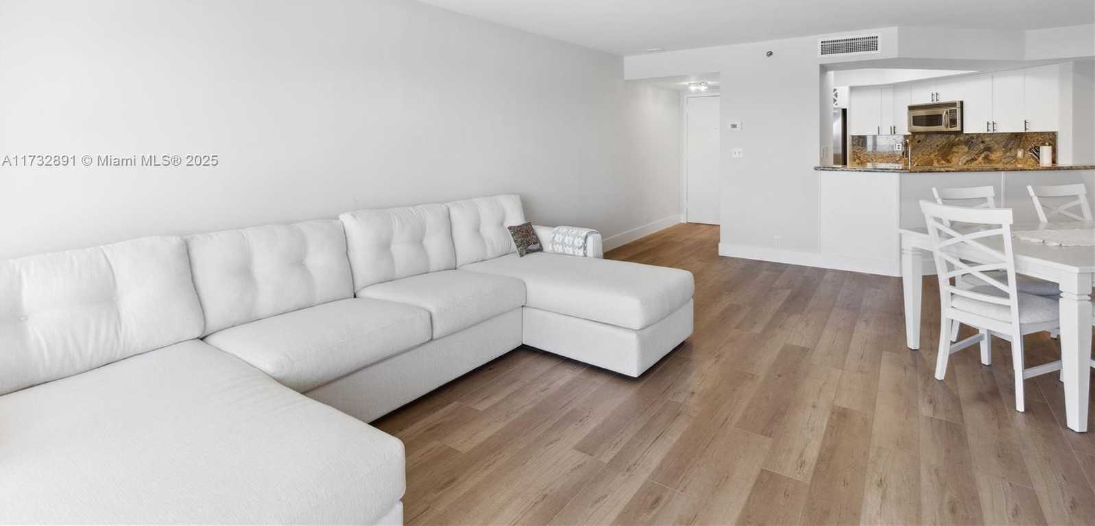 Small Image of 6767 COLLINS AVE #909, Miami Beach Number 3