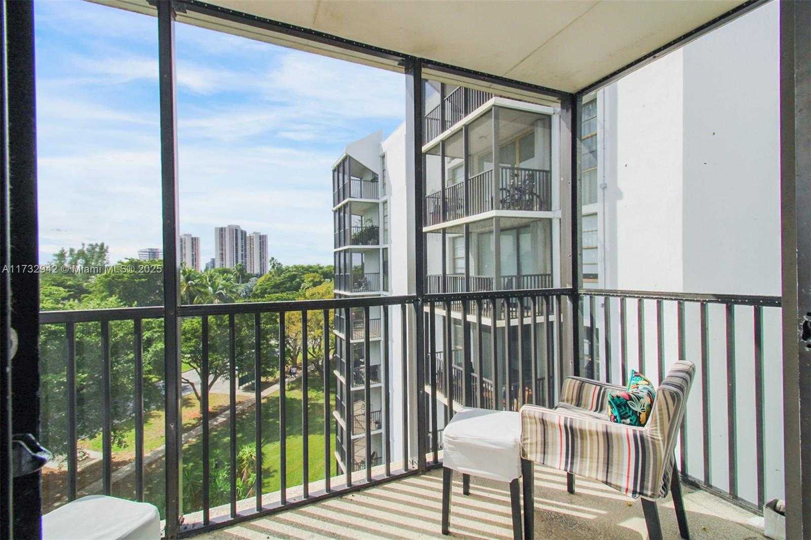 Small Image of 3401 NORTH COUNTRY CLUB DR #614, Aventura Number 14