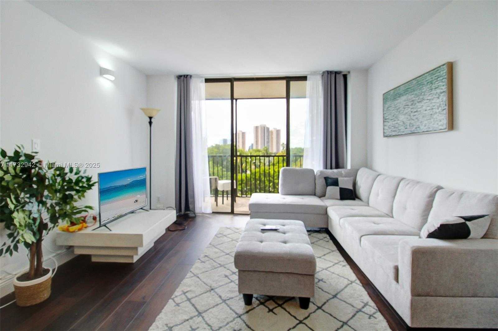 Small Image of 3401 NORTH COUNTRY CLUB DR #614, Aventura Number 2