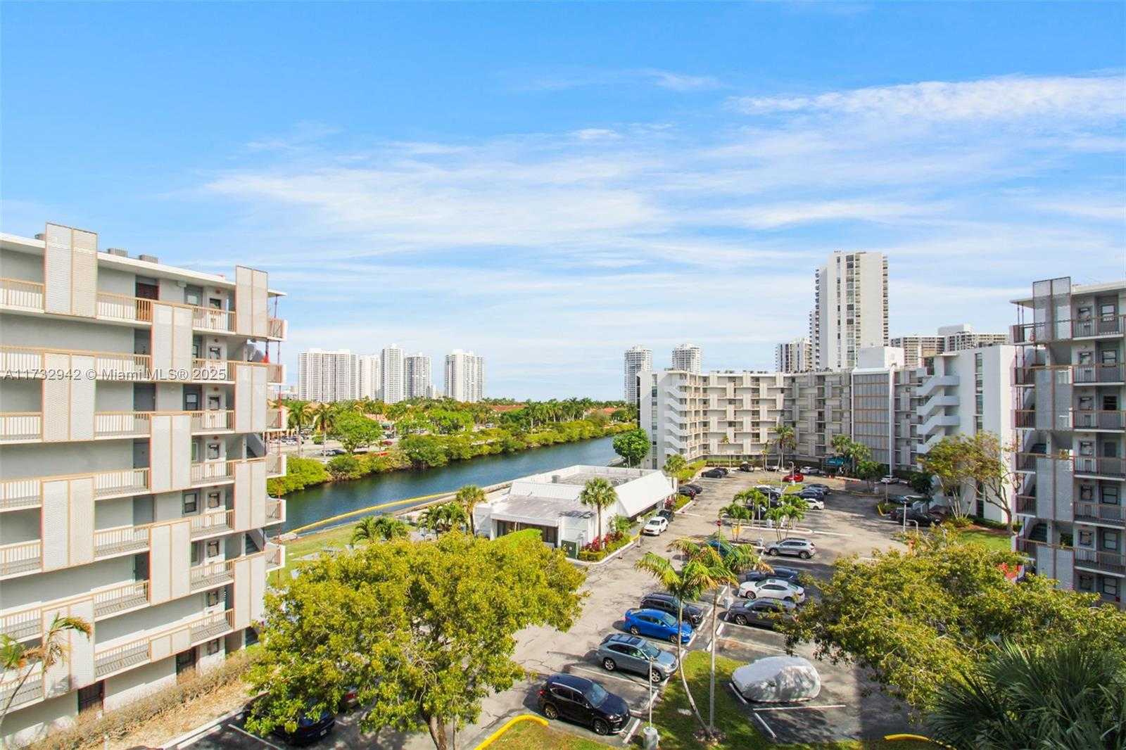 Small Image of 3401 NORTH COUNTRY CLUB DR #614, Aventura Number 4
