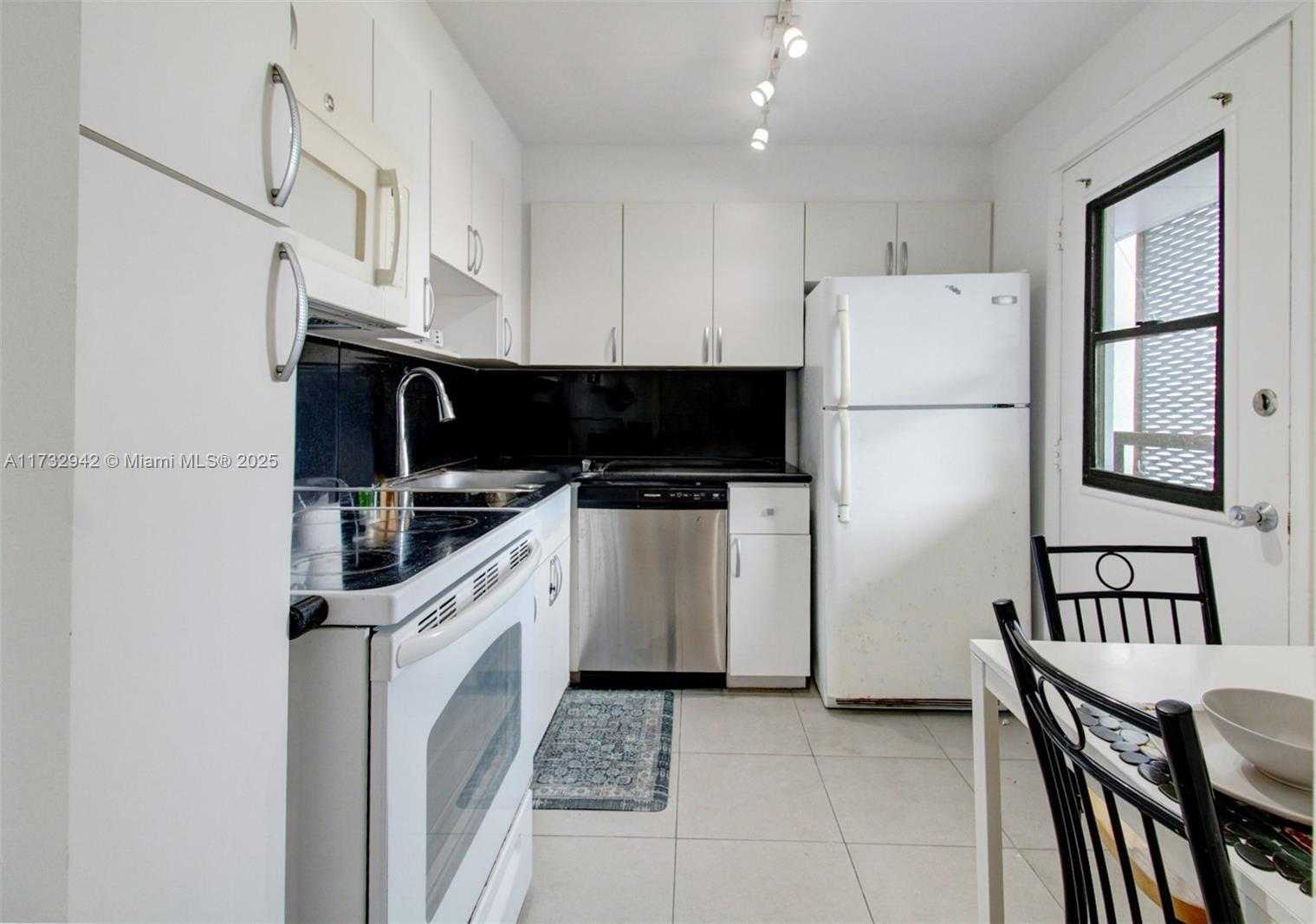 Small Image of 3401 NORTH COUNTRY CLUB DR #614, Aventura Number 5