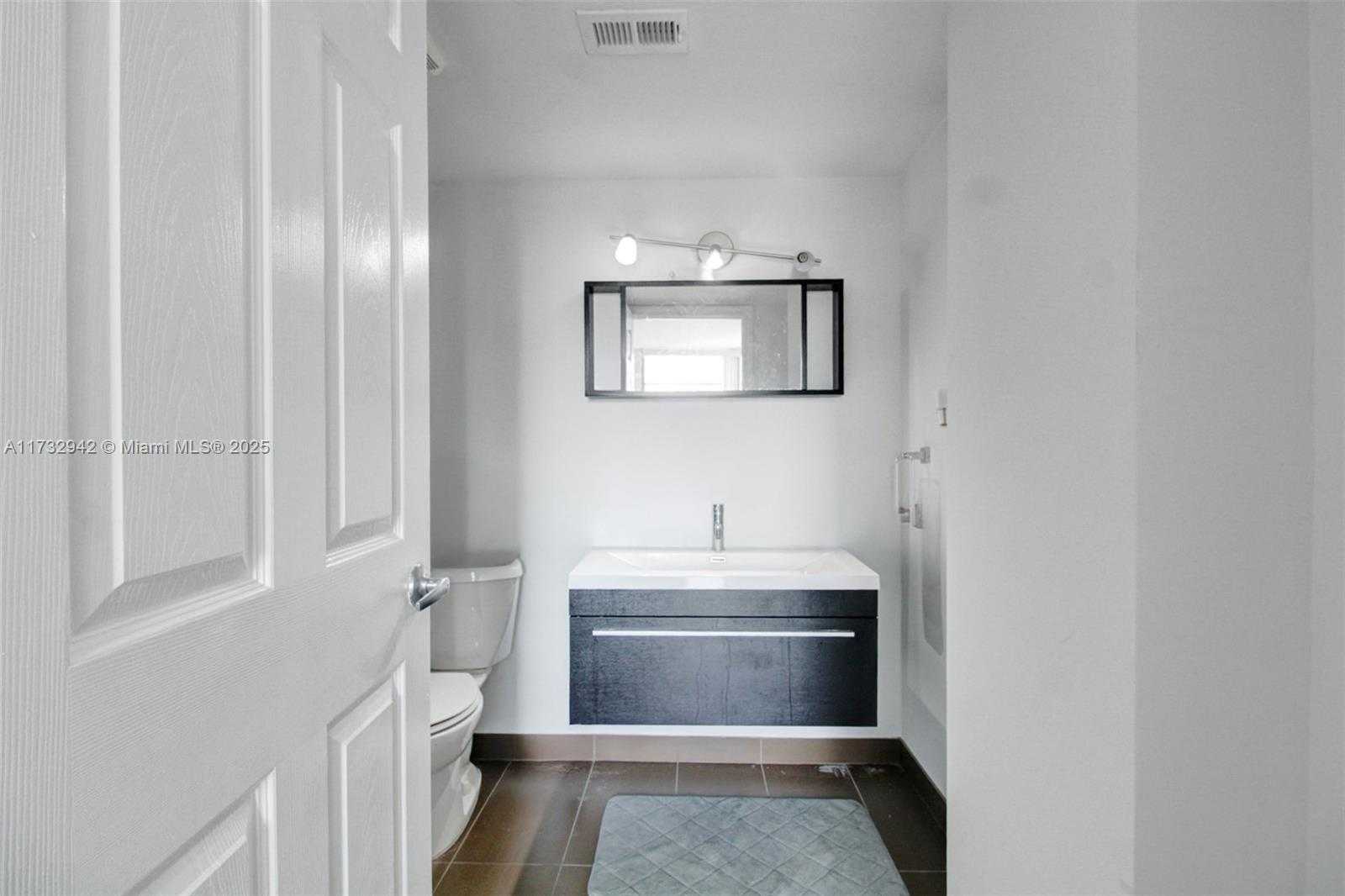 Small Image of 3401 NORTH COUNTRY CLUB DR #614, Aventura Number 9