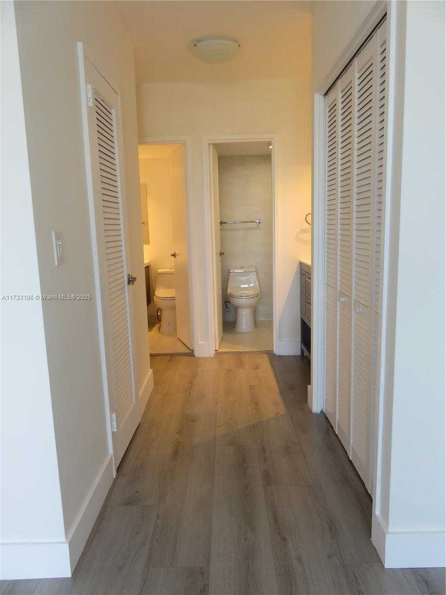 Small Image of 5700 COLLINS AVE #5J, Miami Beach Number 17