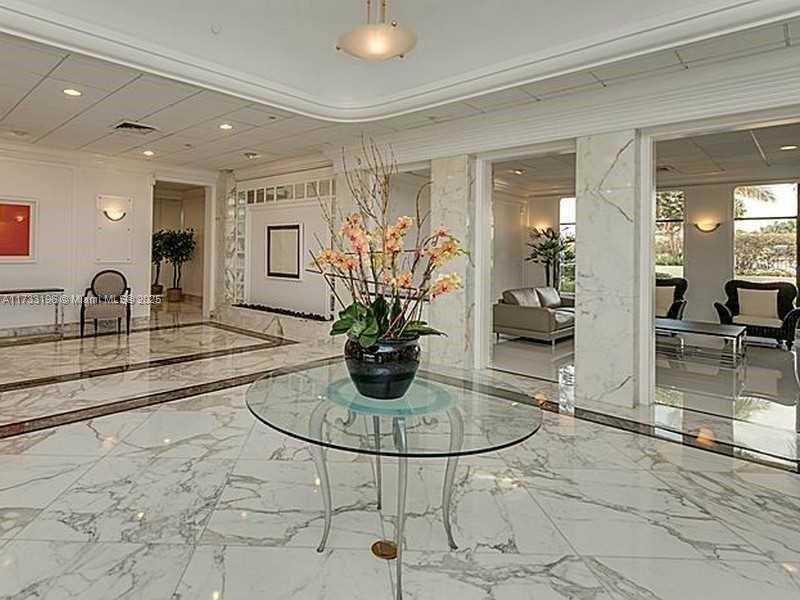 Small Image of 5700 COLLINS AVE #5J, Miami Beach Number 22