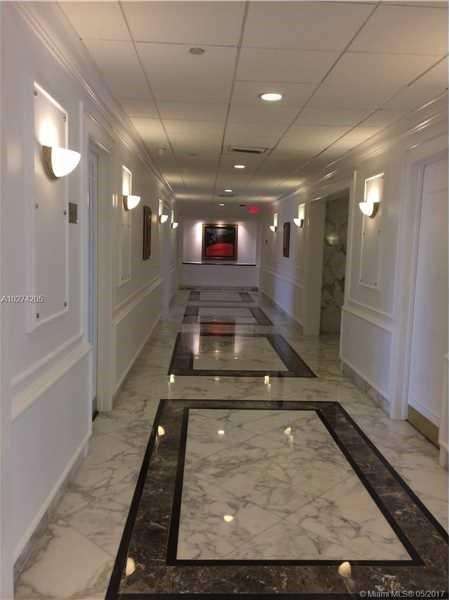 Small Image of 5700 COLLINS AVE #5J, Miami Beach Number 23